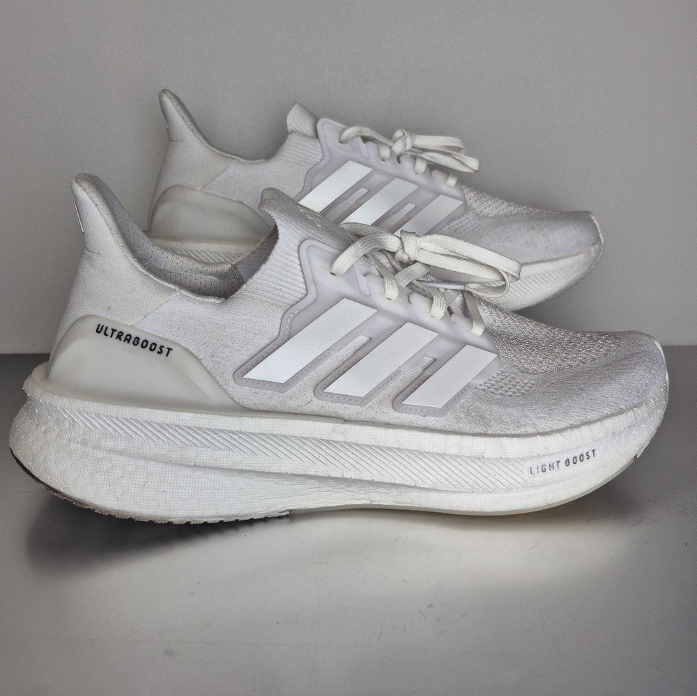 Adidas Ultraboost 5 Triple White. Used. Good Conditions.  Size M12. No box.
